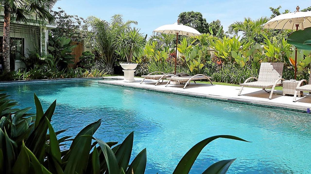 Indah Homestay Seminyak Exterior foto